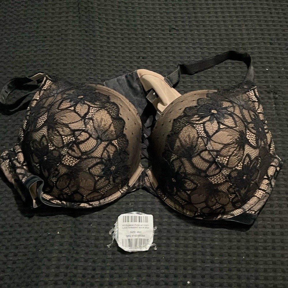 Torrid Black lace XO Plunge push up cozy lace straight back bra 46C - NEW